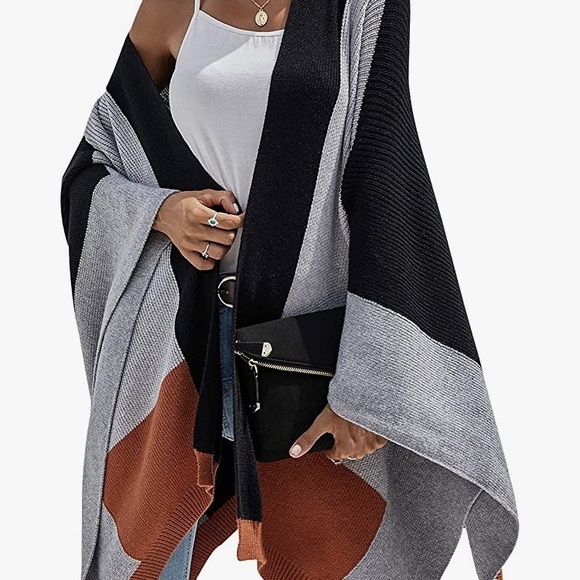 Open Front Color Block Batwing Ruana - Picture 2 of 9